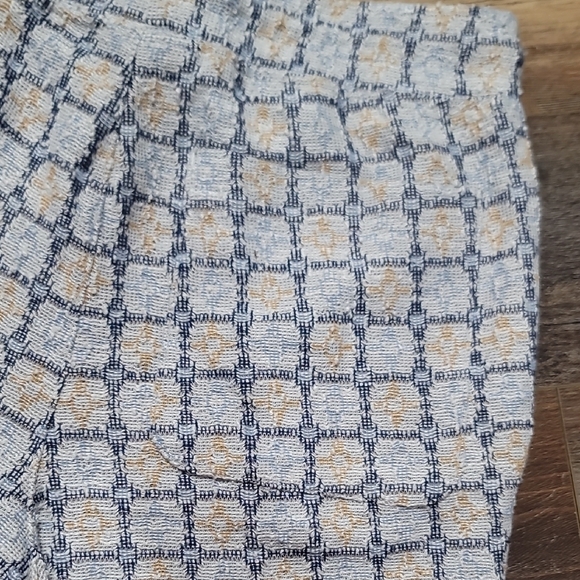 Rowm Stylish Men's Patterned Shorts in Gray and Tan - Picture 9 of 10